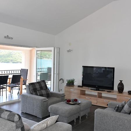 Villa Pina Appartment Chantos 티스노 외부 사진