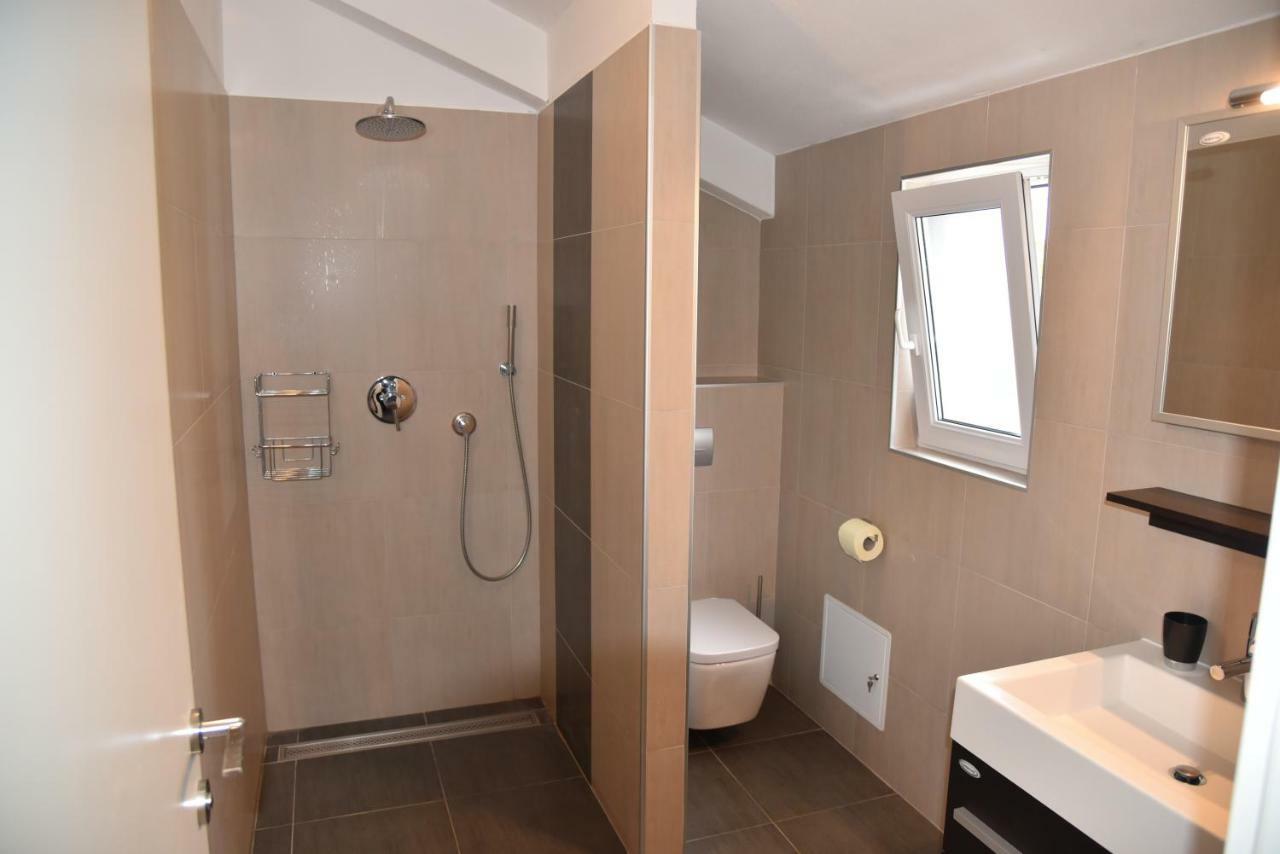 Villa Pina Appartment Chantos 티스노 외부 사진