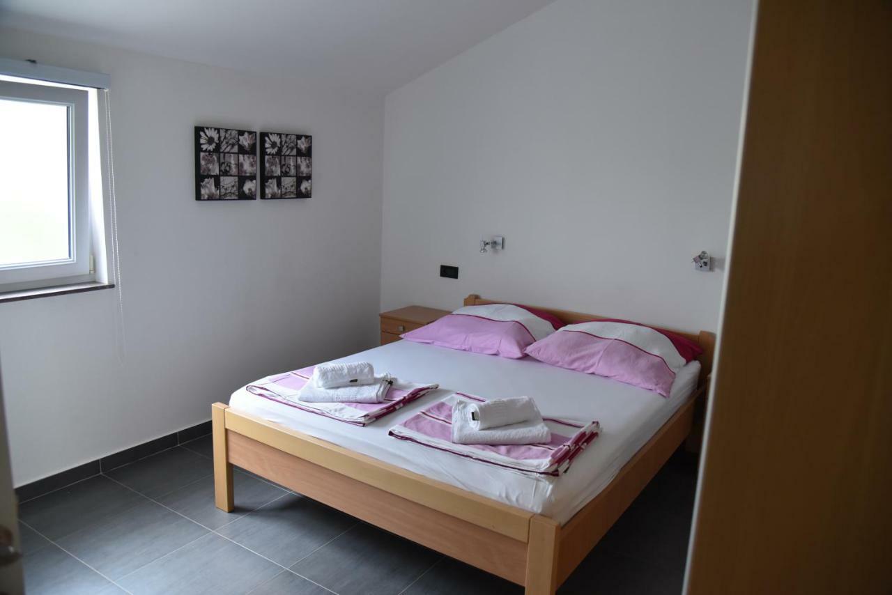 Villa Pina Appartment Chantos 티스노 외부 사진