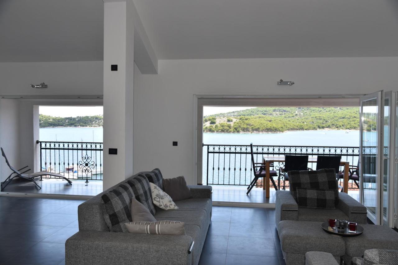 Villa Pina Appartment Chantos 티스노 외부 사진